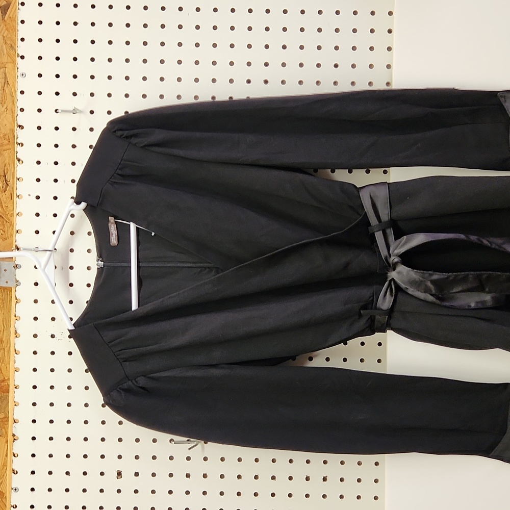 J. Mclaughlin black jumpsuit NWOT size 6 satin cuffs and belt